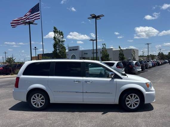 CHRYSLER TOWN AND COUNTRY 2016 2C4RC1GG0GR136071 image